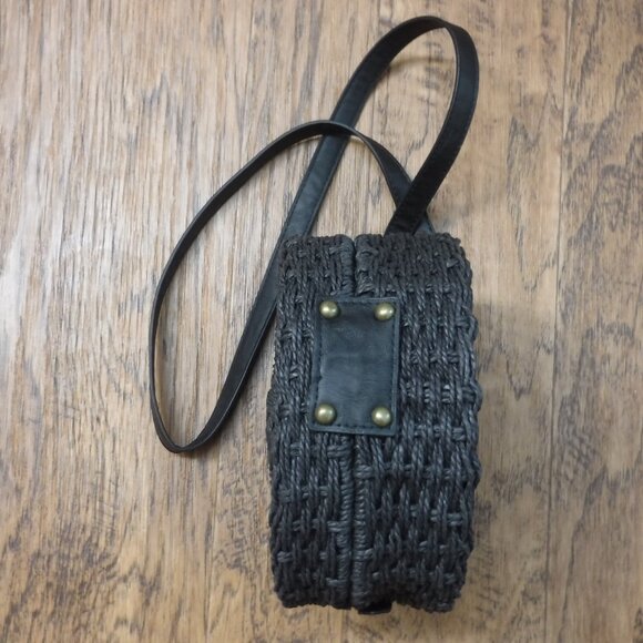 Word Market Made of 100% Paper Black Crossbody Bag - Picture 6 of 8